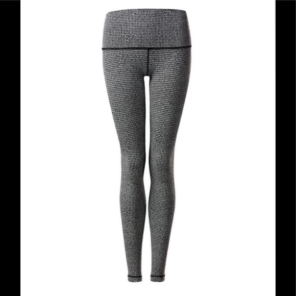 Lululemon Wunder Under Pant (Hi-Rise) 8 - Picture 11 of 12